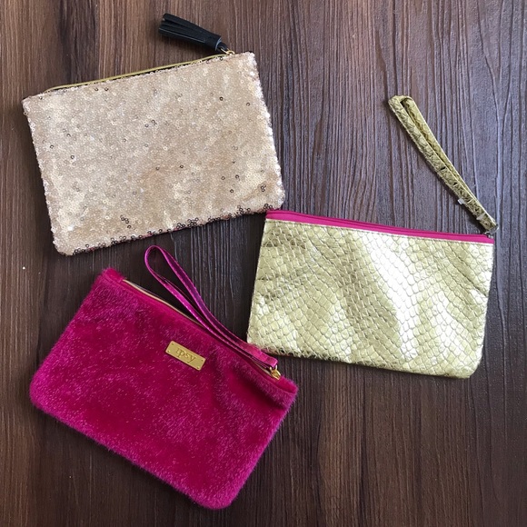 ipsy Handbags - NWOT 3 Ipsy makeup pouches or purses bundle